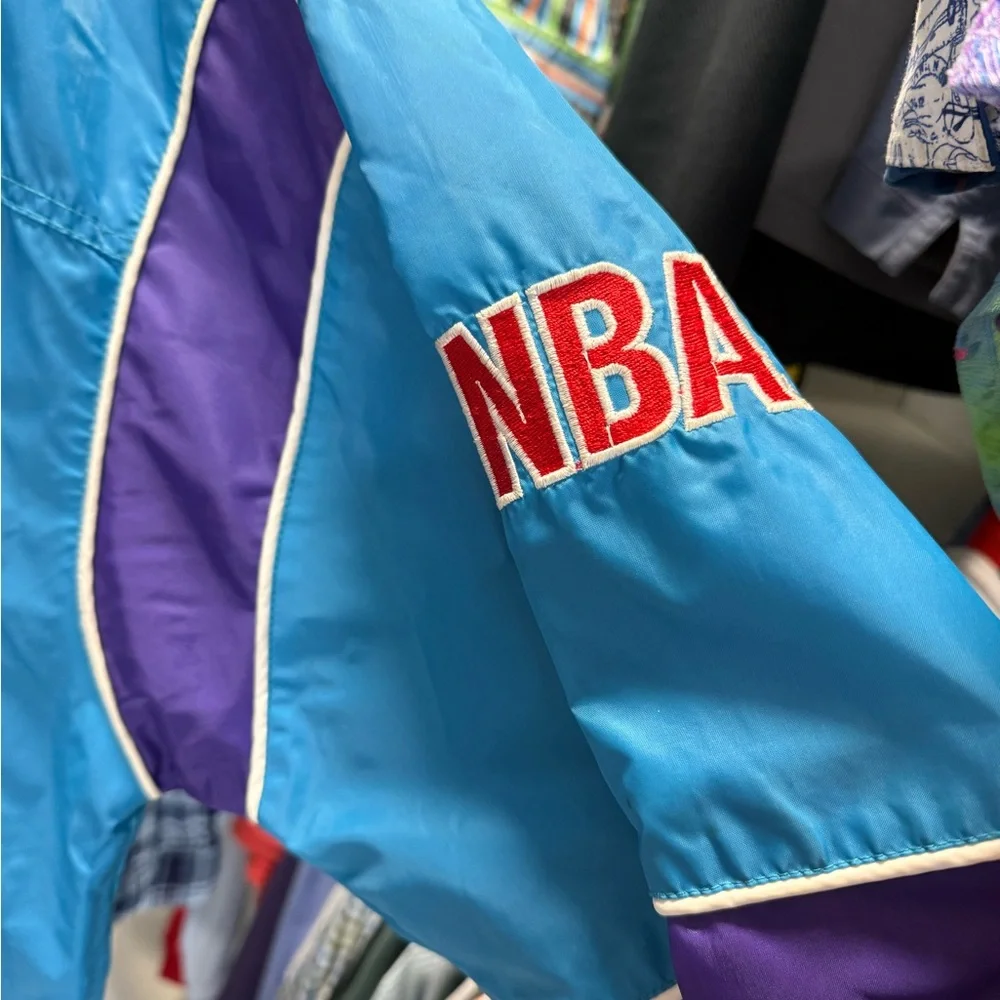 🔥 Vintage Charlotte Hornets Starter Jacket – Size M – Made in Korea 🔥 - Picture 3 of 4